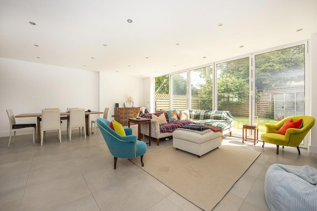 House in London - View 3
