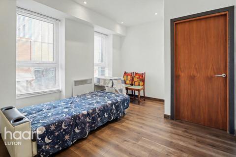 1 bedroom flat for sale, Park Street, Luton