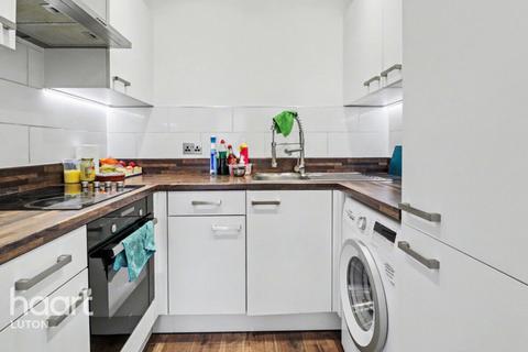 1 bedroom flat for sale, Park Street, Luton