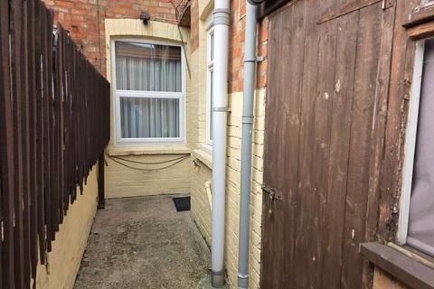 2 bedroom terraced house for sale, Rosebery Avenue, Melton Mowbray, Leicestershire, LE13 1BL