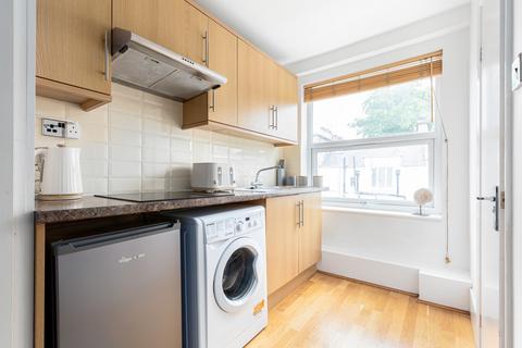 Studio to rent, Leinster Gardens