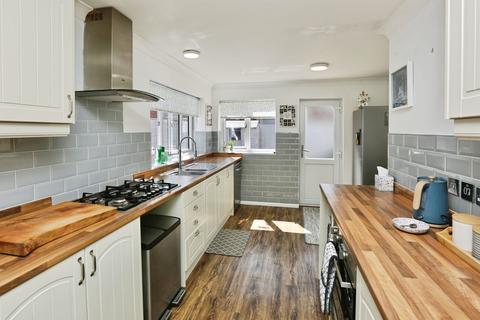 4 bedroom semi-detached house for sale, Oakdene, Gosport