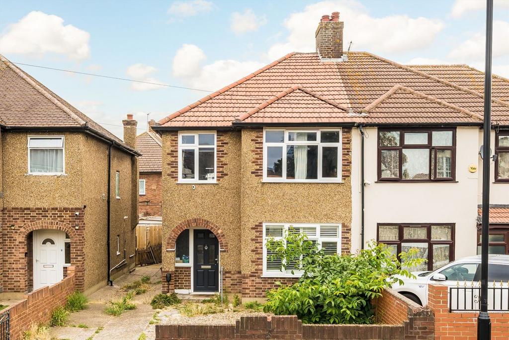 Heath Road, Hounslow TW3 3 bed semi-detached house for sale - £549,950