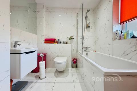 4 bedroom house for sale, Kingfisher Drive, Camberley, Surrey