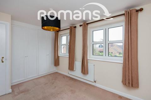2 bedroom terraced house to rent, The Alders, The Green, Badshot Lea, GU9