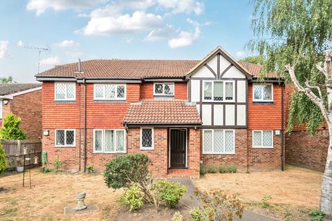 1 bedroom retirement property for sale, Chartwell Drive, Farnborough Village, Orpington, Kent, BR6