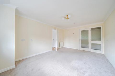 1 bedroom retirement property for sale, Chartwell Drive, Farnborough Village, Orpington, Kent, BR6