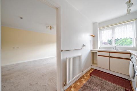 1 bedroom retirement property for sale, Chartwell Drive, Farnborough Village, Orpington, Kent, BR6
