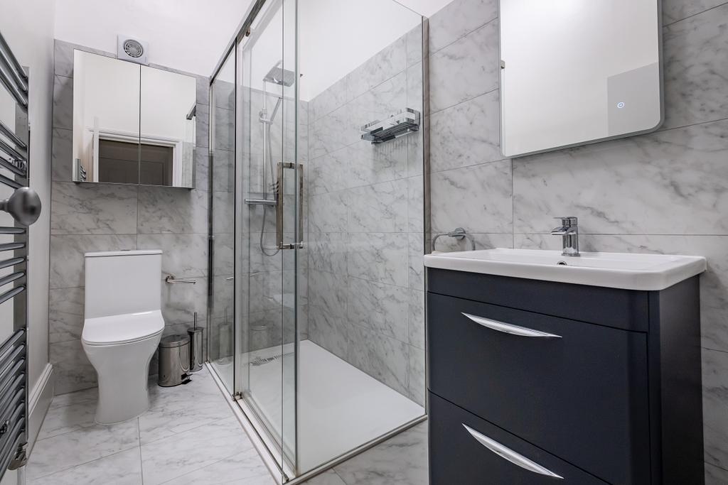 Apartment in London - View 5
