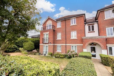 2 bedroom flat for sale, Kings Road, Horsham, West Sussex