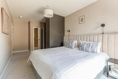 3 bedroom apartment for sale, Naomi Street, London, SE8