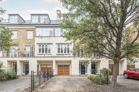 Whitcome Mews, Richmond, TW9
