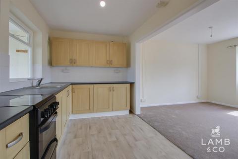 3 bedroom semi-detached house for sale, Sycamore Way, Clacton-On-Sea CO15