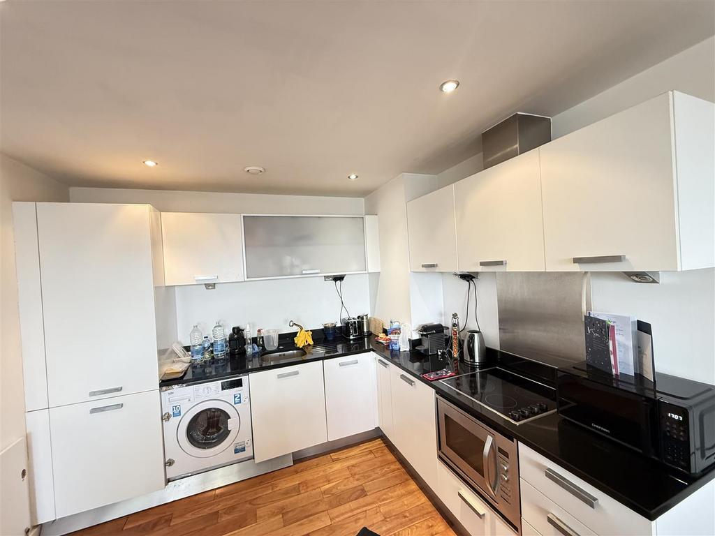 Apartment in Manchester, City Centre - View 3