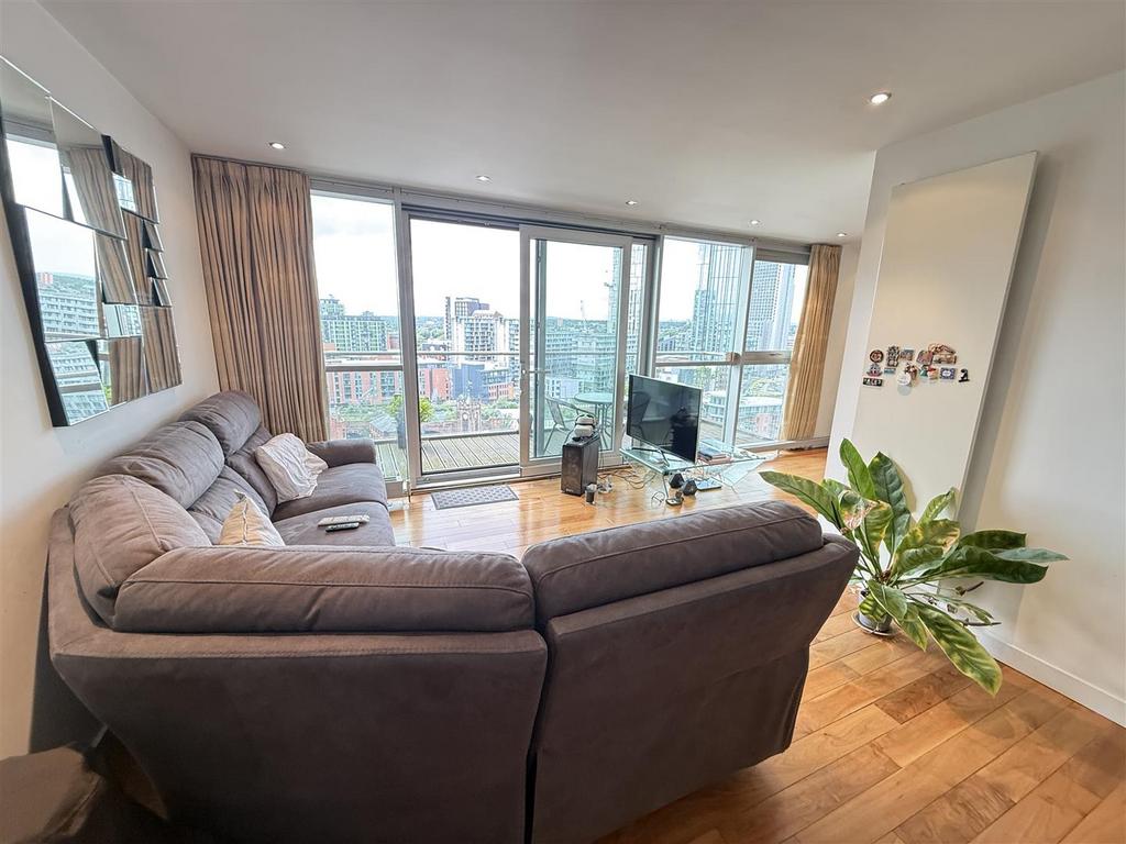 Apartment in Manchester, City Centre - View 5