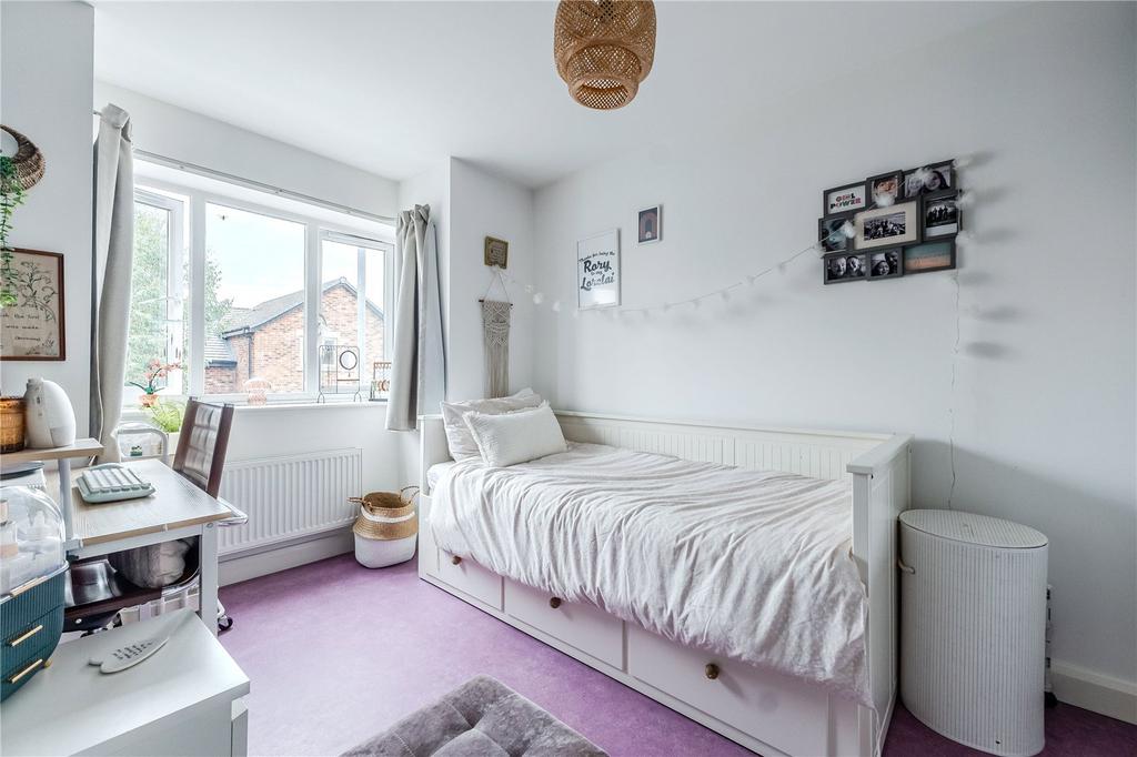 House in Leeds, Edison Fields, Guiseley - More