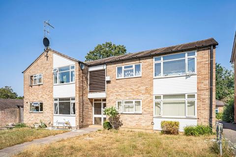 2 bedroom flat for sale, Edenside Road, Bookham, KT23
