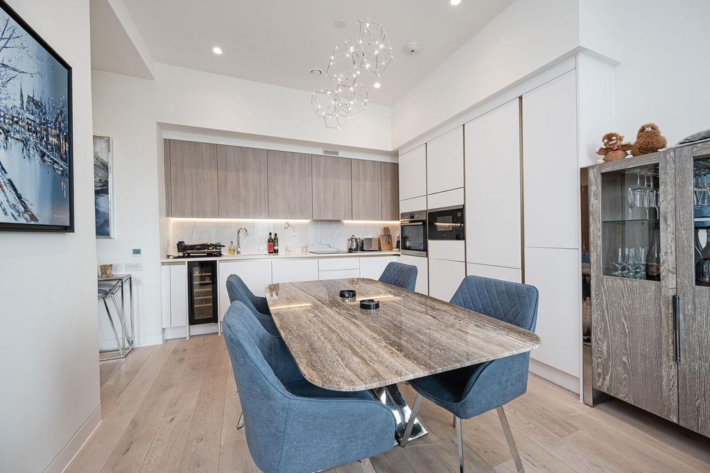 Apartment in London - View 2