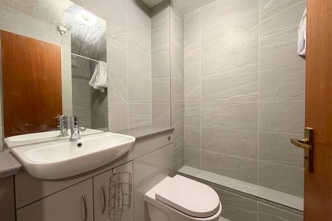 Studio to rent, Lowdell Close, Yiewsley, UB7