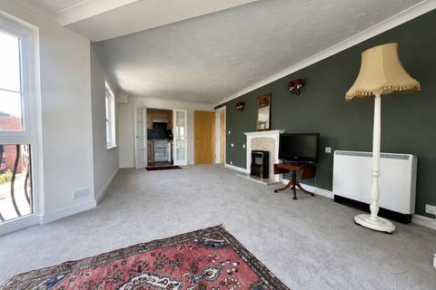 2 bedroom flat for sale, Westgate Street, Castlemeads Court, GL1