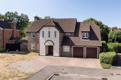 5 bedroom detached house for sale, Ely Gardens, Tonbridge