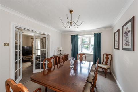 5 bedroom detached house for sale, Ely Gardens, Tonbridge