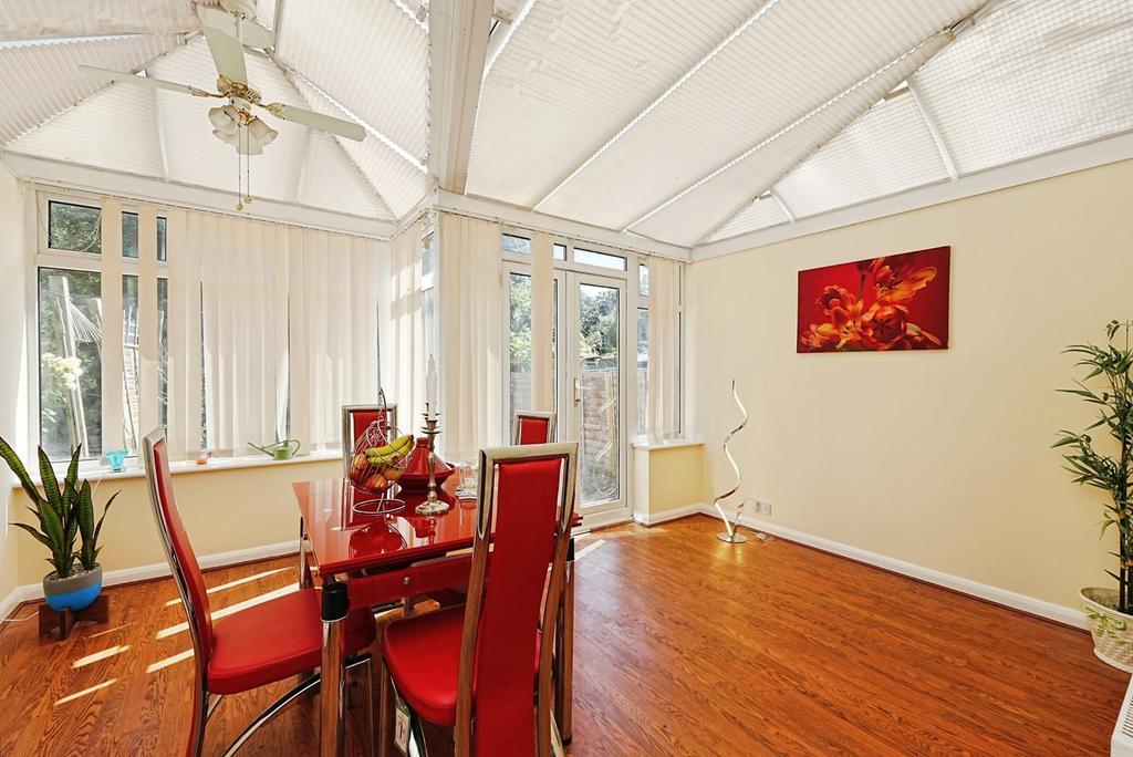 House in Bromley - View 4