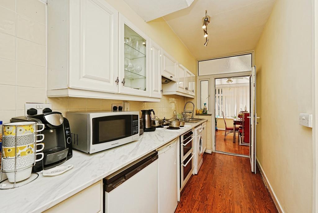 House in Bromley - View 5