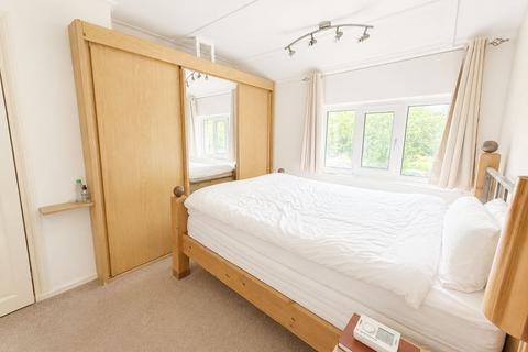 3 bedroom terraced house for sale, Keighley Road, Bingley BD16