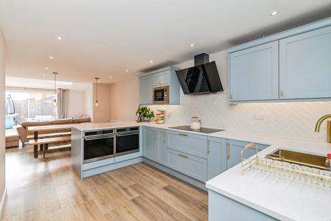 4 bedroom semi-detached house for sale, St. Davids Close, Beccles, Suffolk, NR34