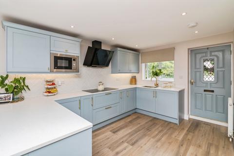 4 bedroom semi-detached house for sale, St. Davids Close, Beccles, Suffolk, NR34