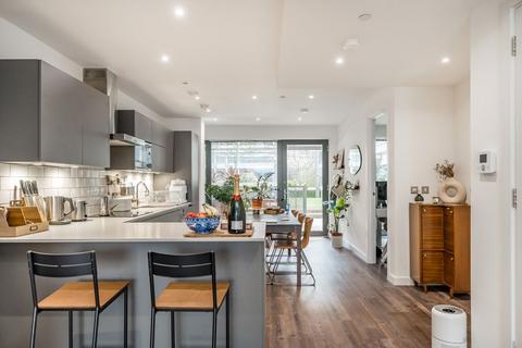 undefined, Wallis Road, London E9
