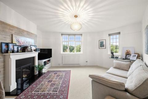 3 bedroom apartment for sale, Green Tiles Lane, Denham, Uxbridge, UB9 5HX
