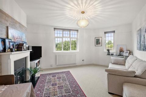 3 bedroom apartment for sale, Green Tiles Lane, Denham, Uxbridge, UB9 5HX