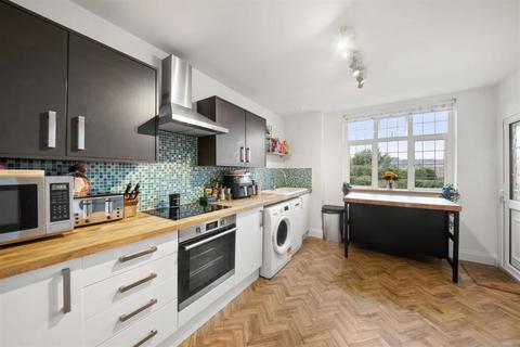 3 bedroom apartment for sale, Green Tiles Lane, Denham, Uxbridge, UB9 5HX