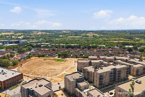 undefined, Luctons Close, Loughton IG10