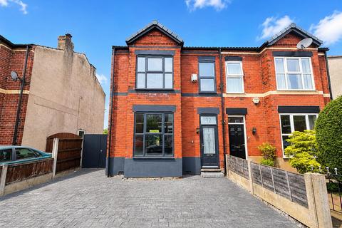 4 bedroom semi-detached house for sale, Carlton Road, Sale