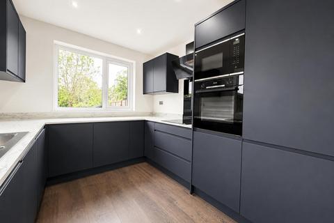4 bedroom semi-detached house for sale, Carlton Road, Sale