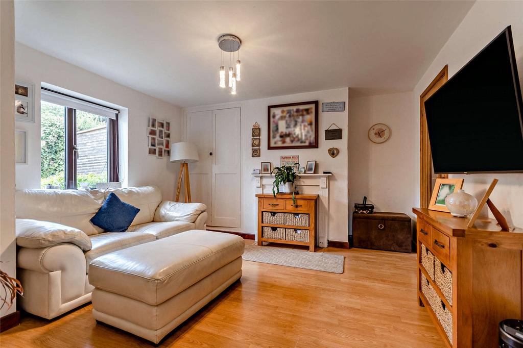 3 Reception Rooms