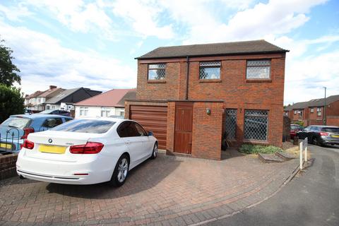 4 bedroom detached house for sale, Dorking Close, Worcester Park KT4