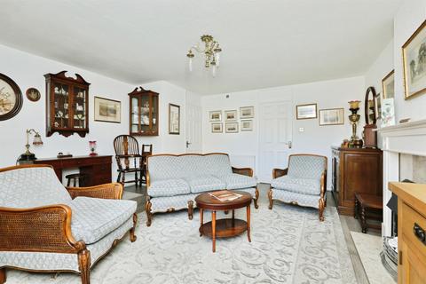 2 bedroom detached bungalow for sale, Earles Court, Retford