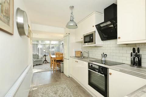 2 bedroom detached bungalow for sale, Earles Court, Retford