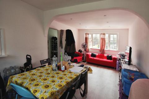3 bedroom terraced house to rent, Rushdene, Abbey Wood, London, SE2 9RP