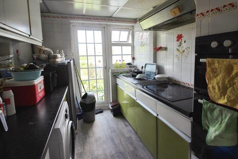 3 bedroom terraced house to rent, Rushdene, Abbey Wood, London, SE2 9RP