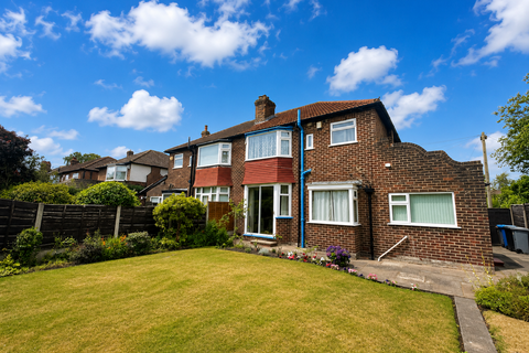 3 bedroom semi-detached house for sale, Hayling Road, Sale