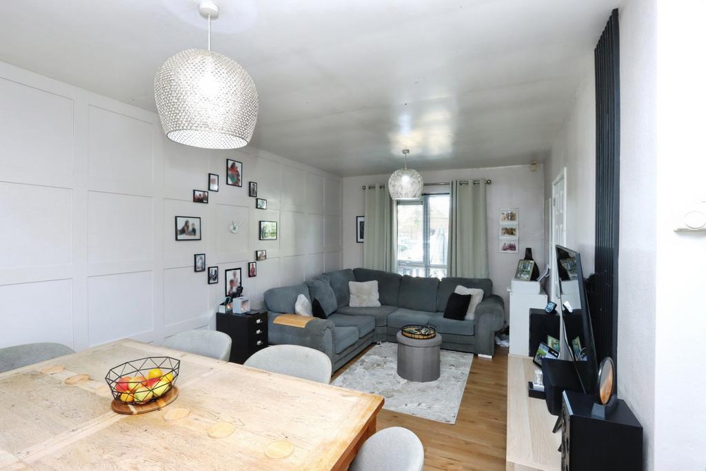 House in Sheffield, South Yorkshire - More
