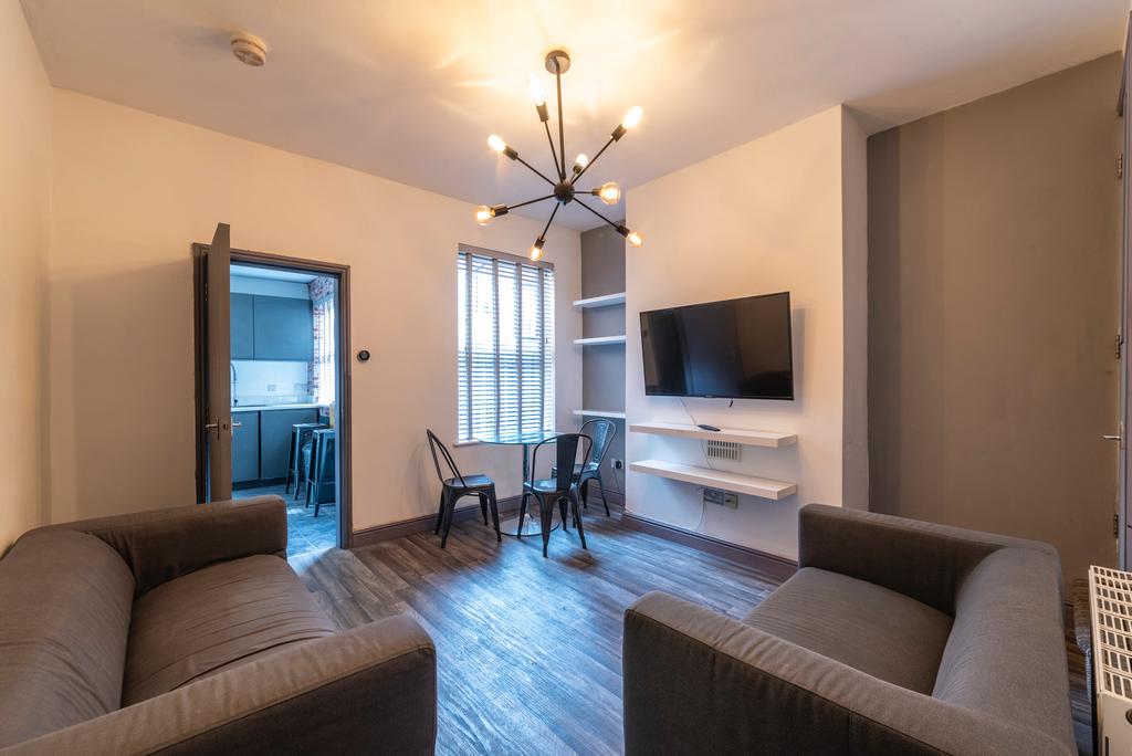 Gloucester Avenue, Nottingham NG7, Nottingham