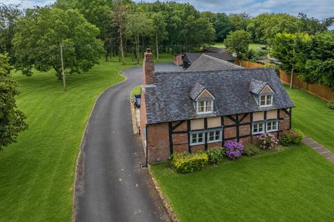 3 bedroom cottage for sale, Cruise Hill, Redditch B97