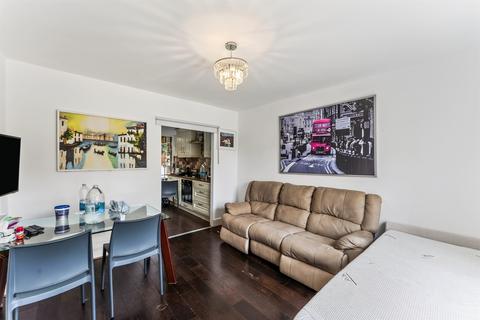 2 bedroom end of terrace house for sale, Lessness Road, Morden