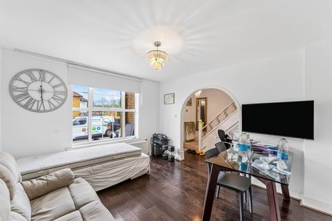 2 bedroom end of terrace house for sale, Lessness Road, Morden